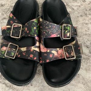 Size 38 Givenchy sandals. Authentic used.